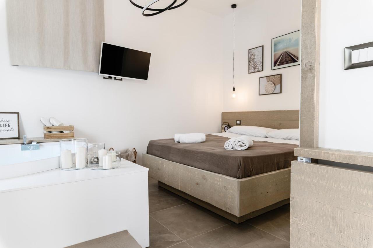 Mandorlocarrubo'S Suite Ostuni Exterior photo