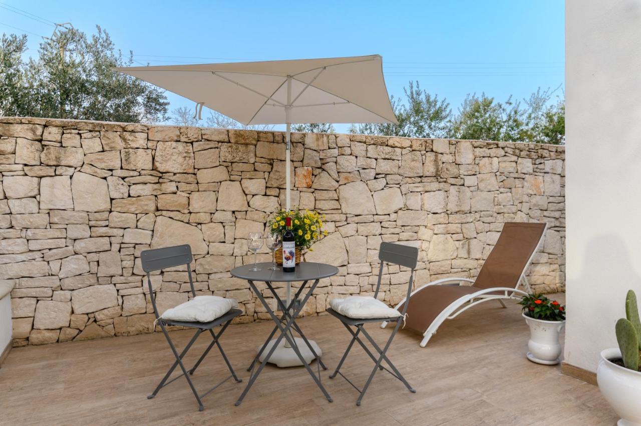 Mandorlocarrubo'S Suite Ostuni Exterior photo